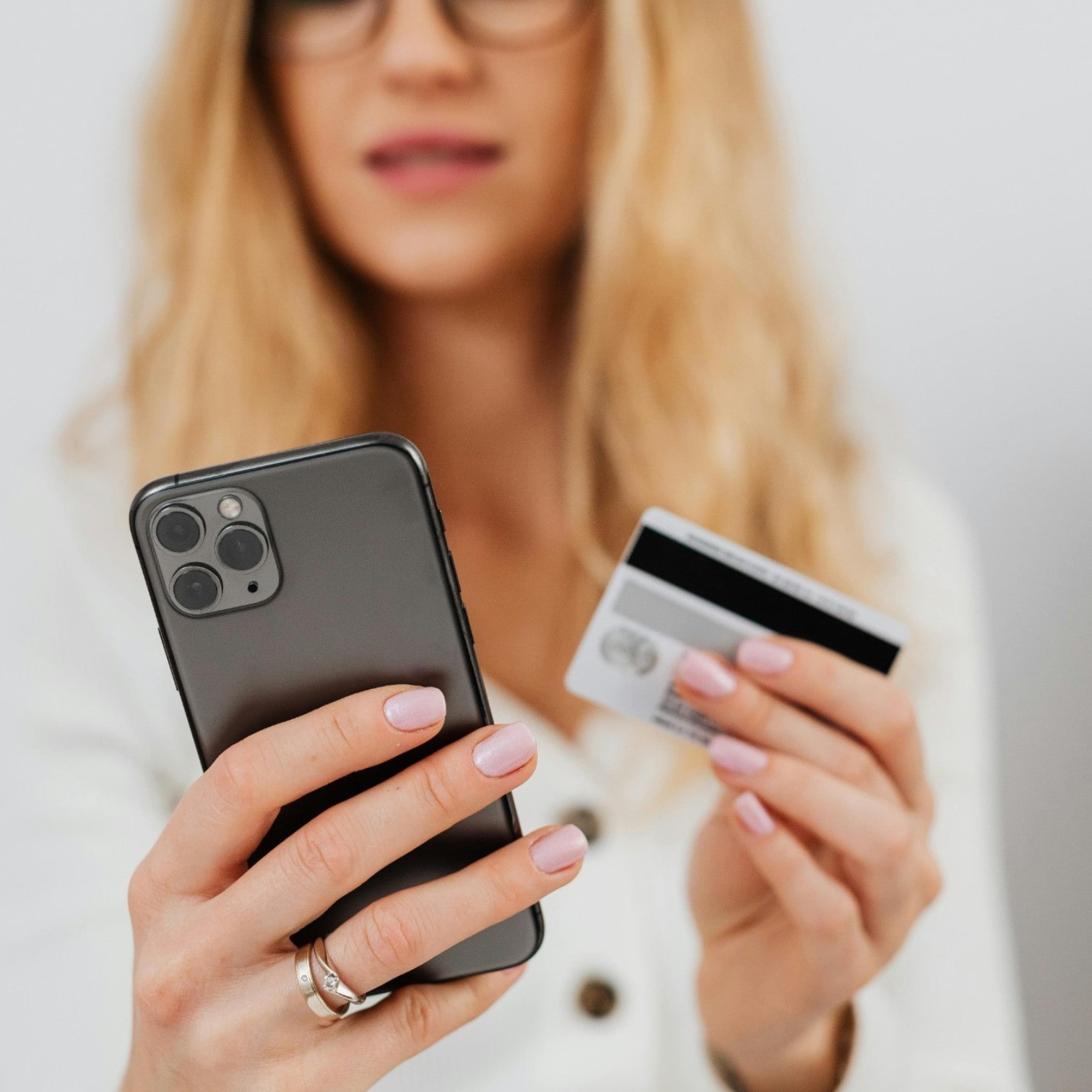 tablet Плати с карта и спести още!