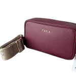 FURLA дамска чанта Classic XL crossbody pouch 1 zip beige