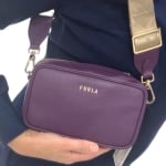 FURLA дамска чанта Classic XL crossbody pouch 1 zip purple